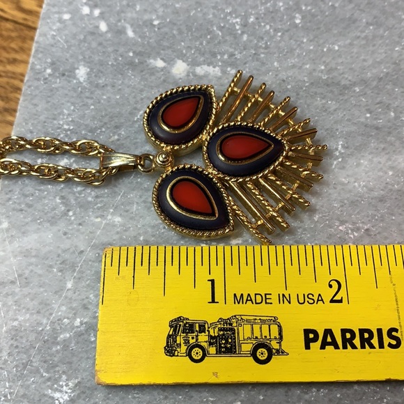 Vintage 1973 Gold-tone Sarah Coventry Necklace - Picture 16 of 17